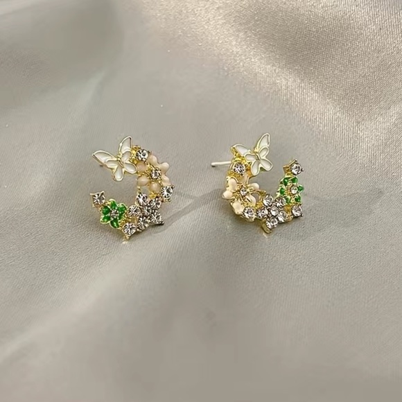 18K Gold Plated Flower Crescent with Butterflies elegant shiny woman earrings - Picture 2 of 3